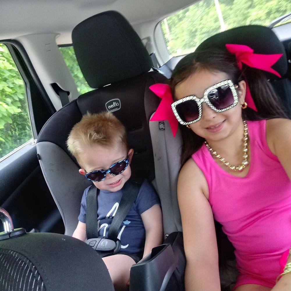 Meet your Posher, Peaches